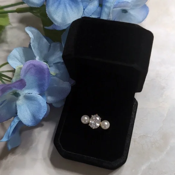 Charter Club Elegant Gold Plated Double Pearl & Crystal Ring Size 7 NWOT - Picture 2 of 8